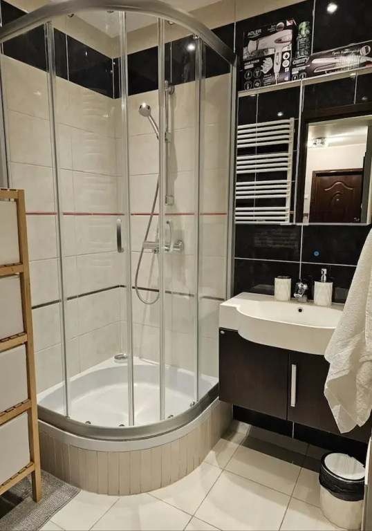 Lovely Apartment in Zyrardow, 10 min to Suntago Free Parking