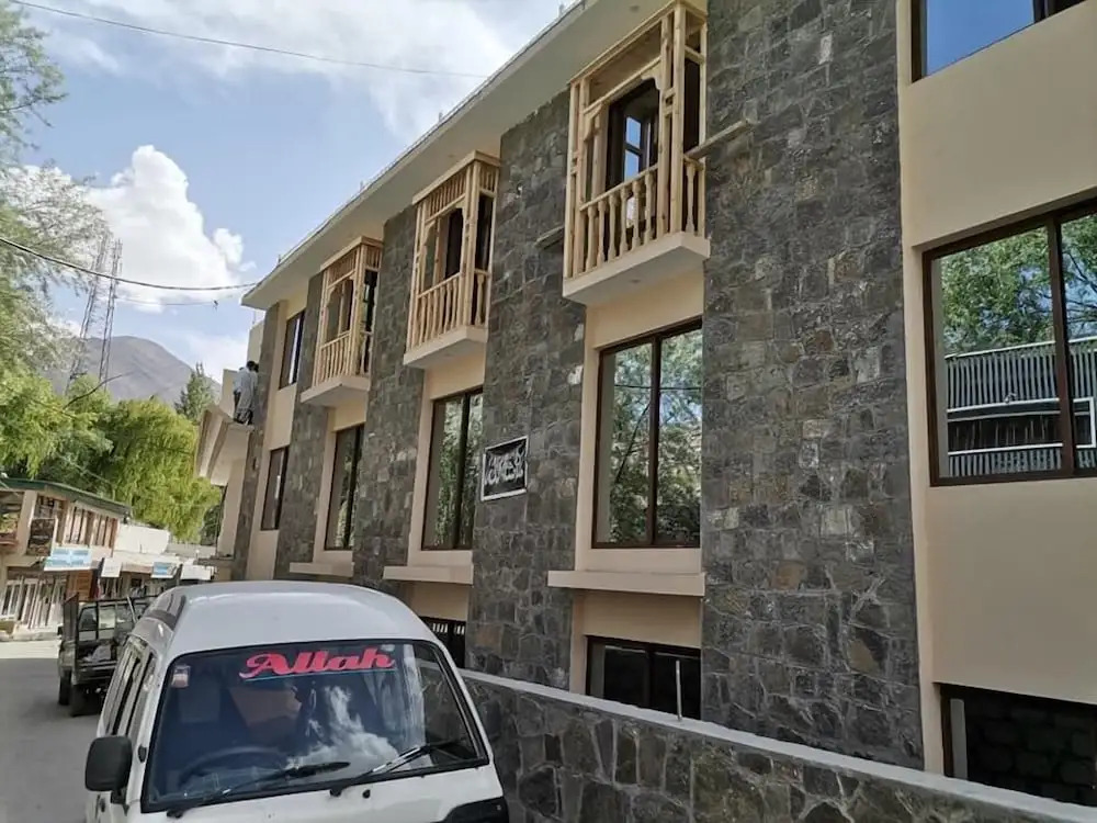 Hilltop Hotel, Hunza