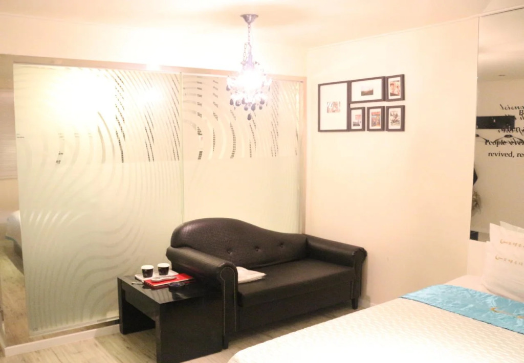 Luna Motel