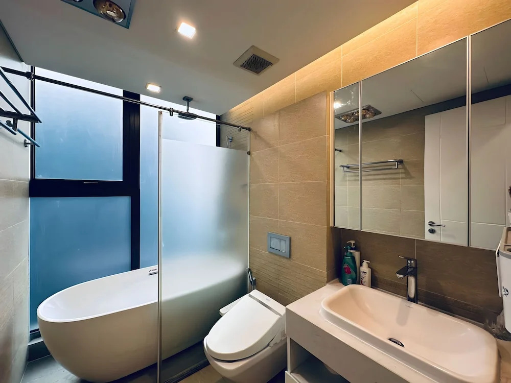 Hi-Home Suites - Vinhomes Metropolis