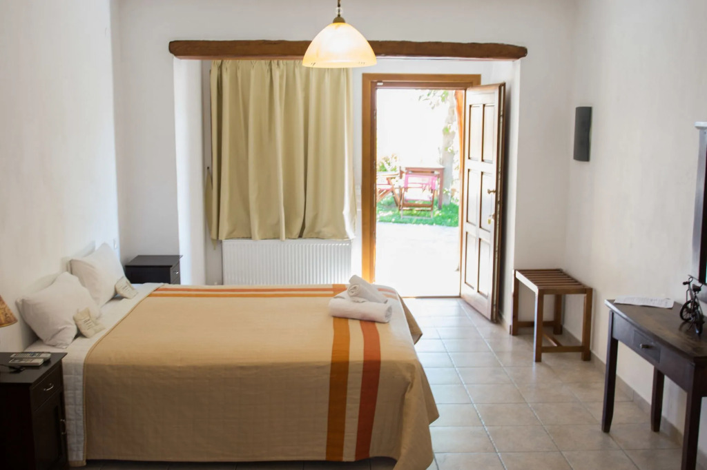 Alkifron Hotel