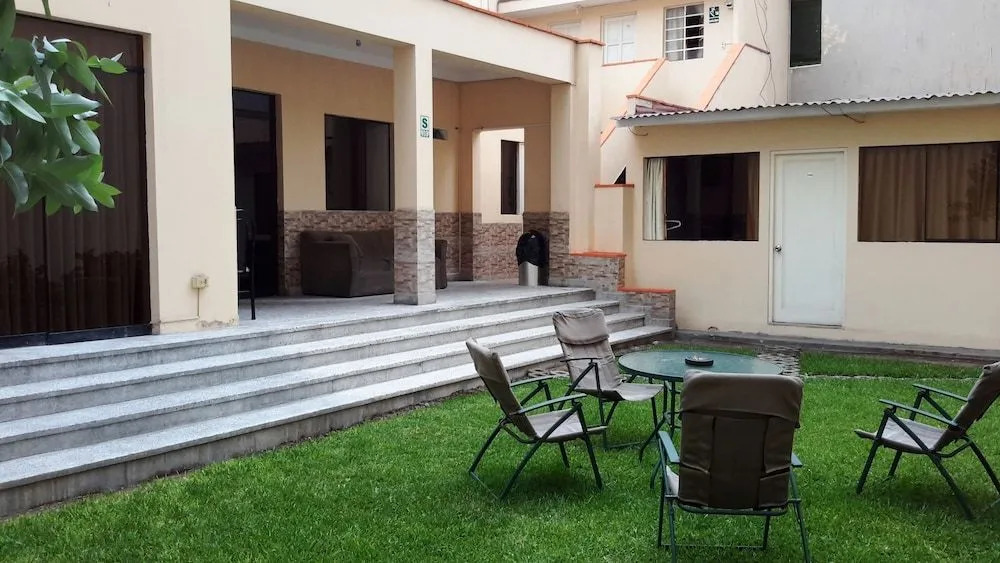 Hotel Pradera Verde Inn