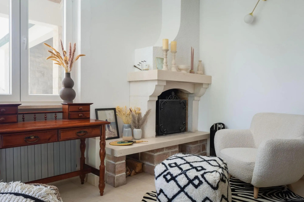 Sina in Splitska with 4 bedrooms and 3 bathrooms
