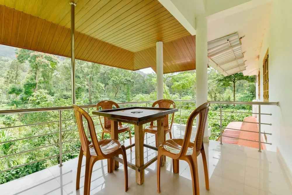 OYO 17827 Home Luxury 1BHK Meppadi