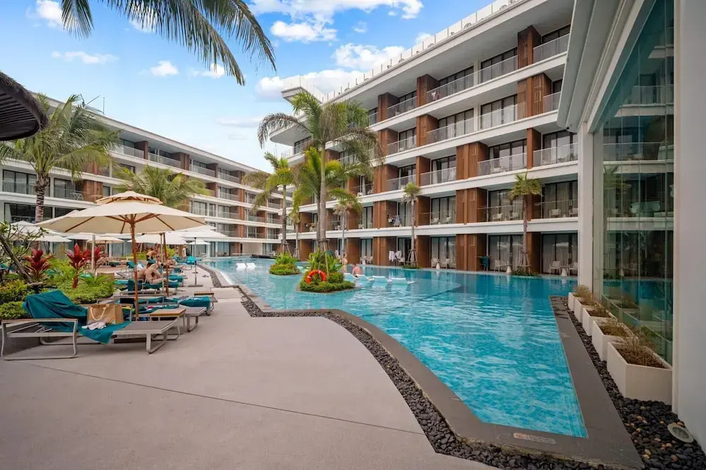 Premier 3-bedroom Apartment E333 Beachfront