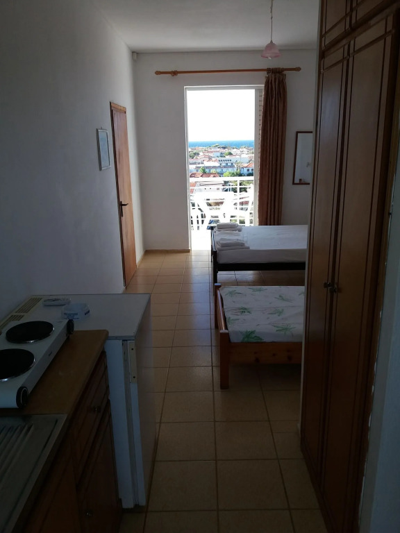 YANNA Studios & Apartments