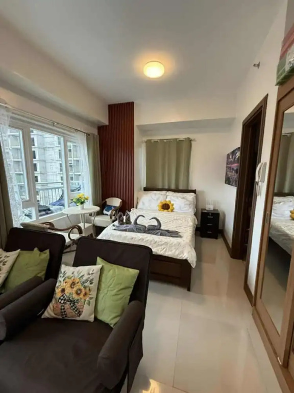 Spacious Studio Unit With Balcony and Seaview