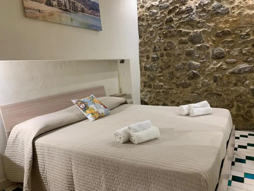 Vitrani's house apartments Cefalù