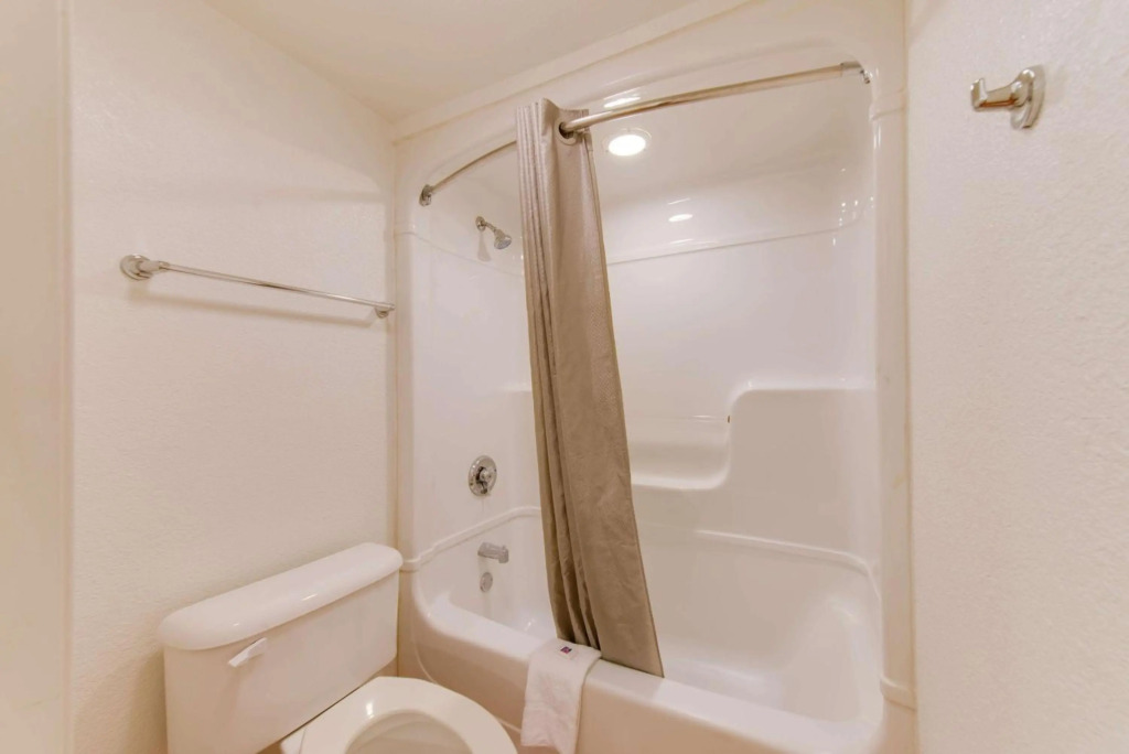 Travelodge by Wyndham Norfolk Airport