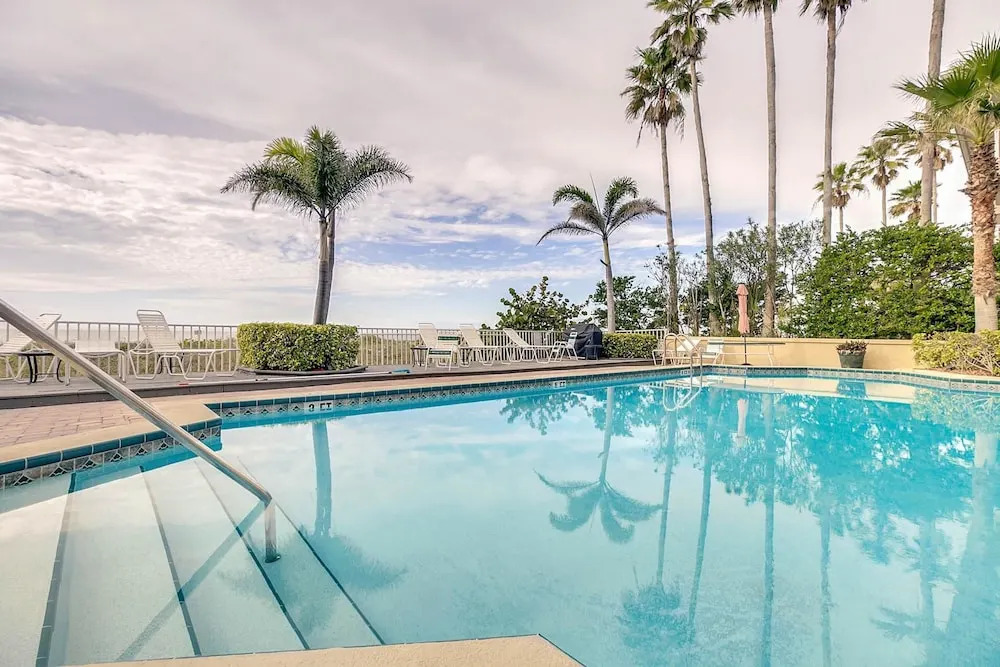 1802 Gulf Blvd Condo Unit 10 3 Bedrooms 2 Bathrooms Condo