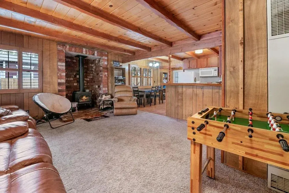 Jaybird'S Cabin