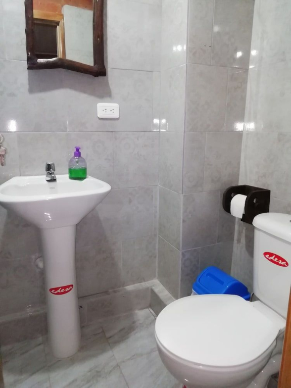 Hostal La Casa Amarilla City