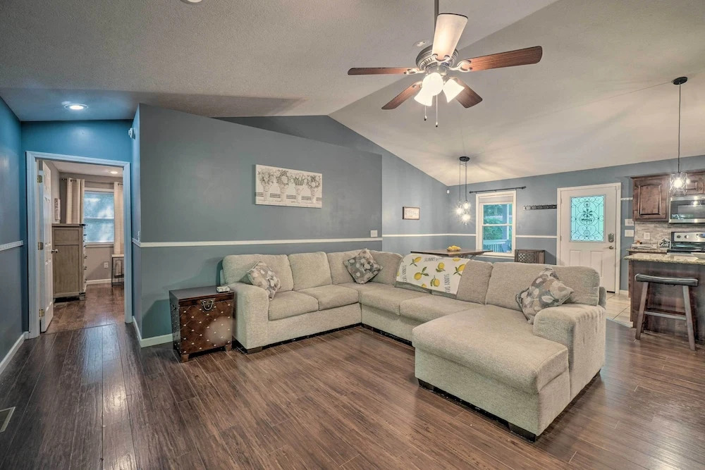 Peaceful Sevierville Home w/ Private Hot Tub!