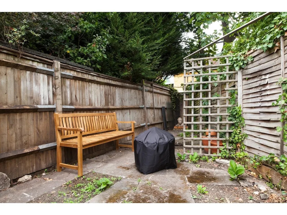 Unique & Beautiful Home for 8 in East Putney