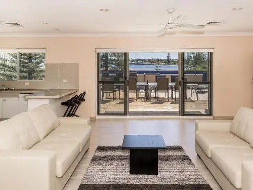 Lakeshore Apartments - Unit 5