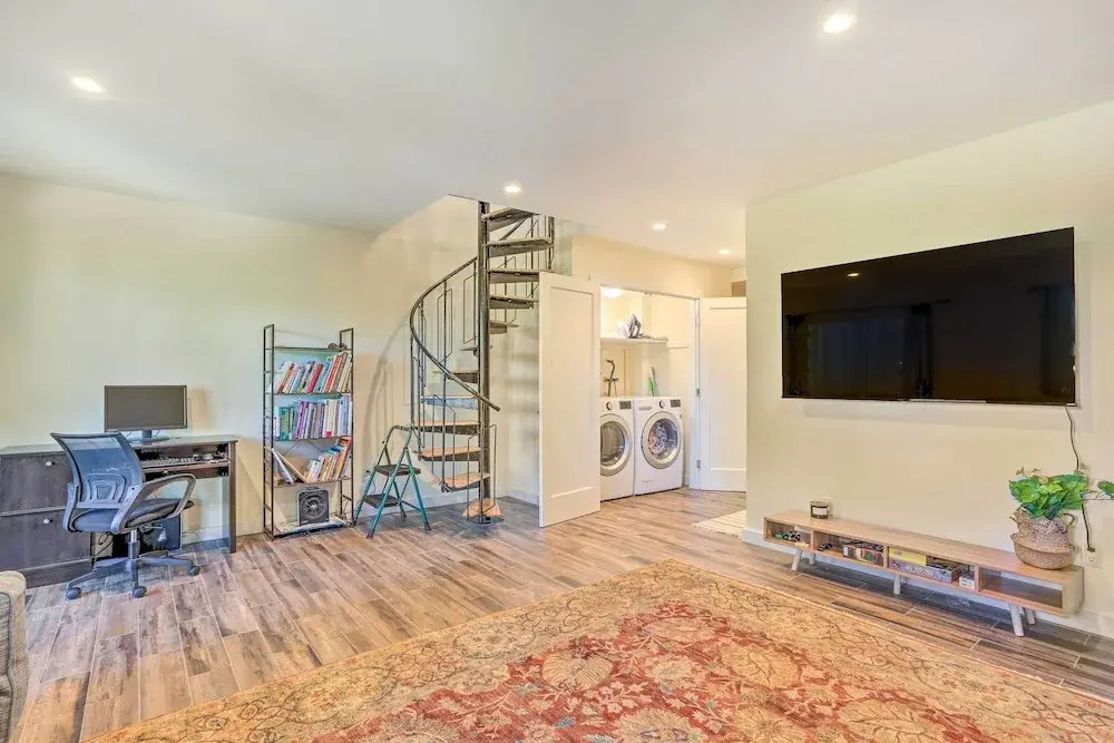 Sun-lit Vernon Condo < 2 Mi to Ski Resort!