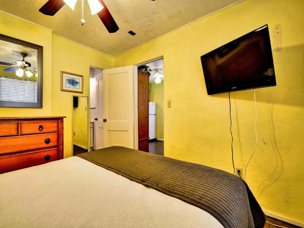 Palm Place 1 - Sabal Palm Beach getaway 624