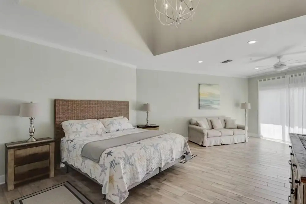 Beach Pointe 203