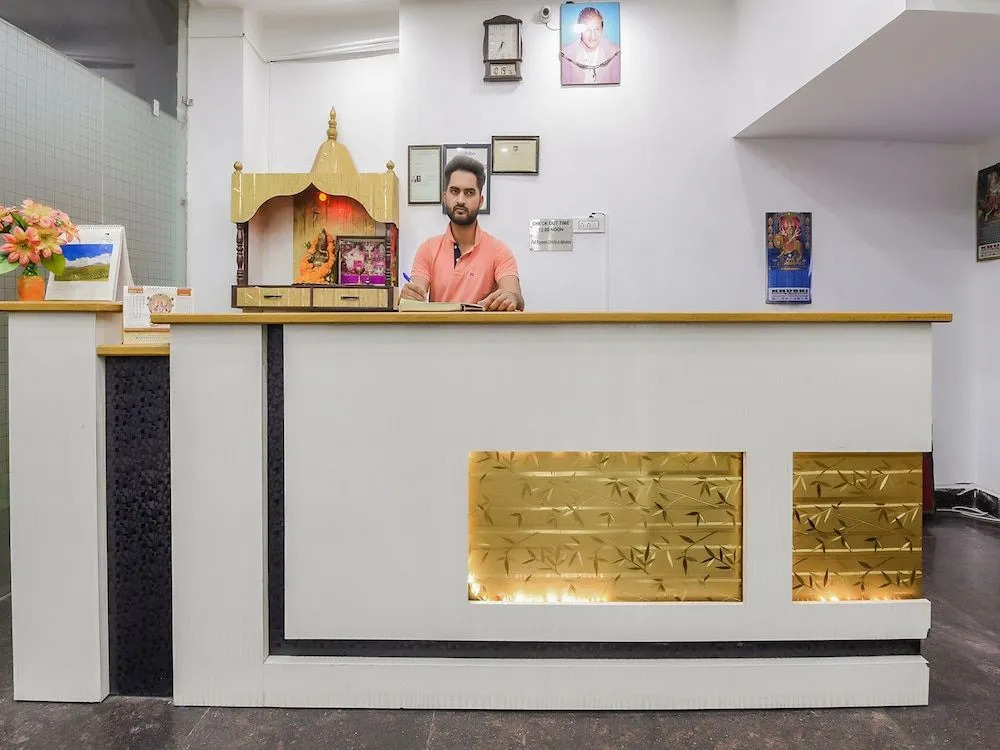 OYO 23599 Hotel Superstar