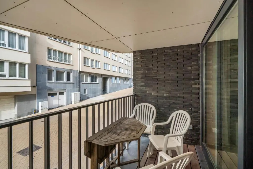 Fully new app w 2 terraces at a superb location!