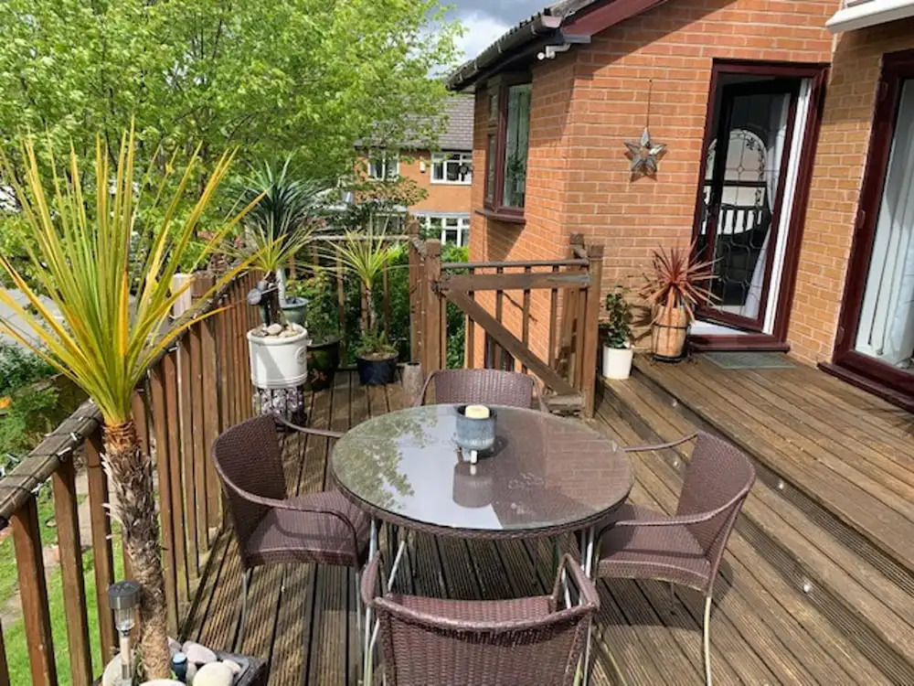 One Bedroom Apartment With En-suite & Patio