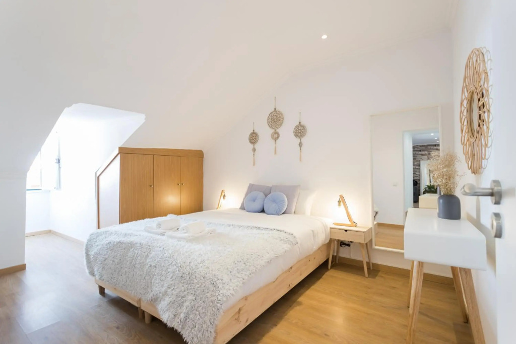 Rato Cozy 3BR w/balcony - by LU Holidays