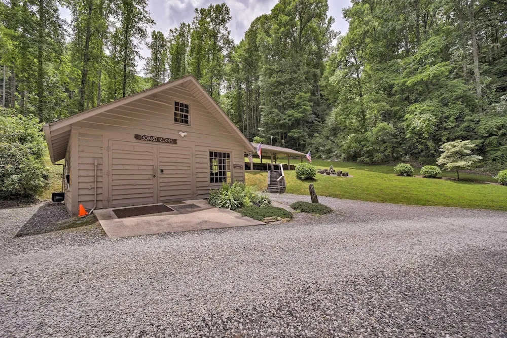 Historic Mountain Cabin: Grill & Hiking Trail!