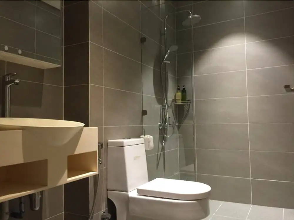 Modern Downtown Oasis Aloha Suite