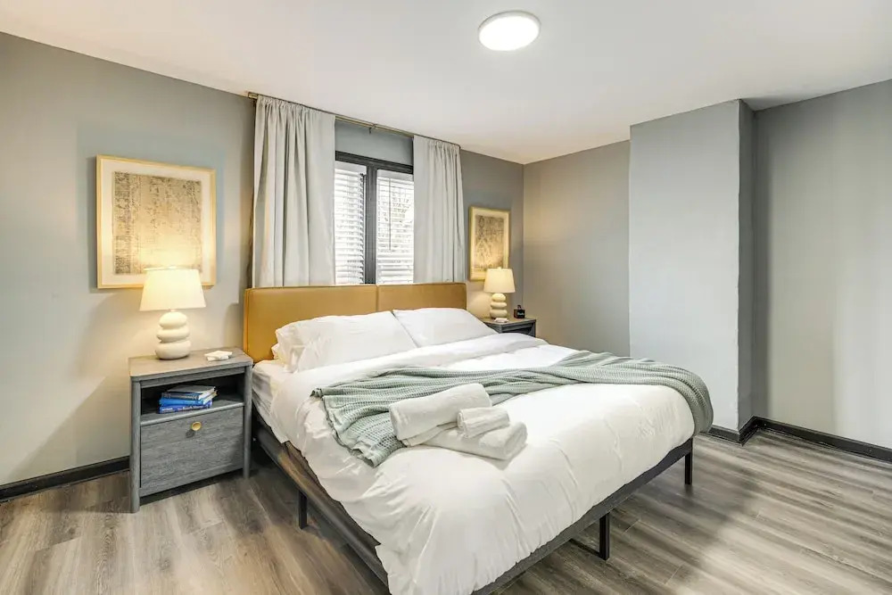 4 Mi to Dtwn: Modern Retreat w/ Yard in Cleveland