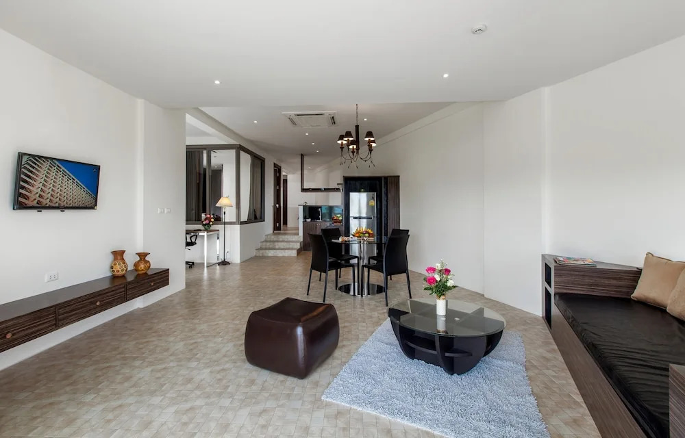 The Green Golf Residence Condominium