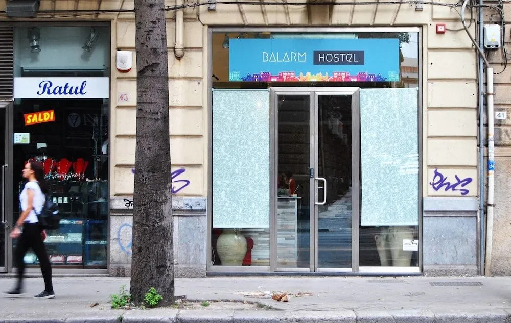 Balarm - Hostel and Bar
