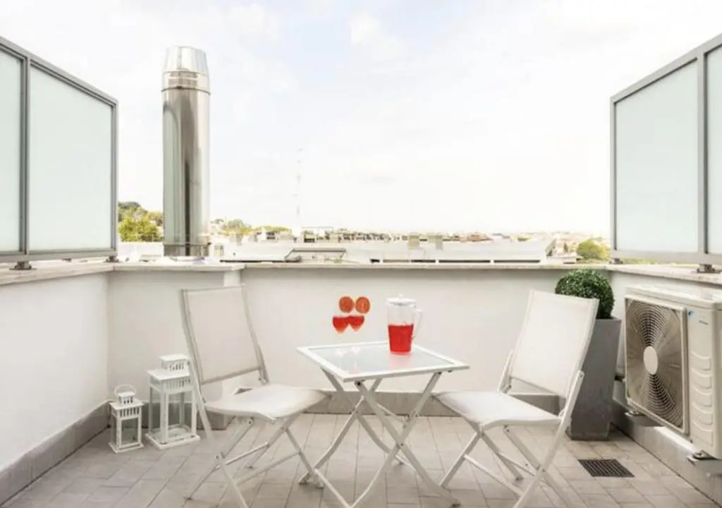 Top floor Tiber View - Trastevere - John Cabot University - Vatican