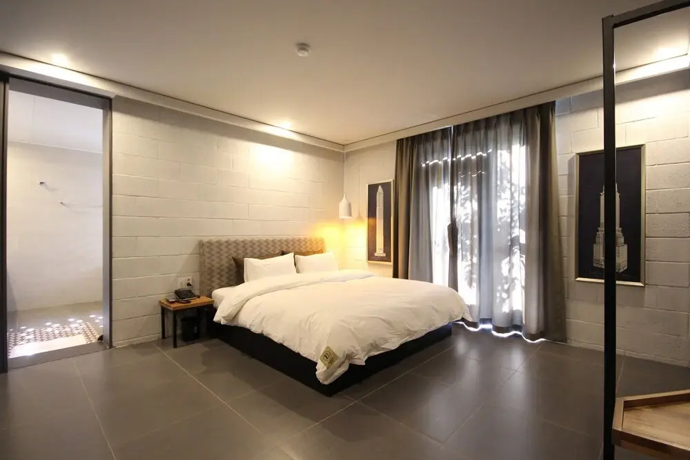 Busan Yeonsan Togok Brown Dot