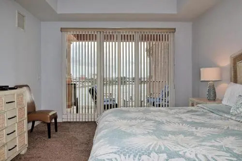 Harborview Grande 406