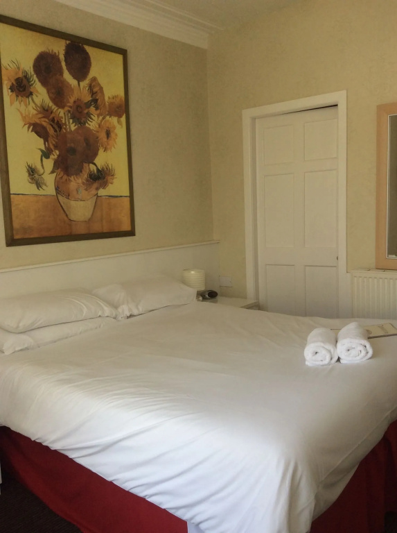 Glenheath Hotel