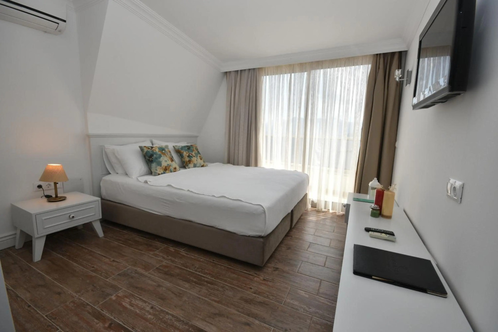 Aurasia Beach Hotel