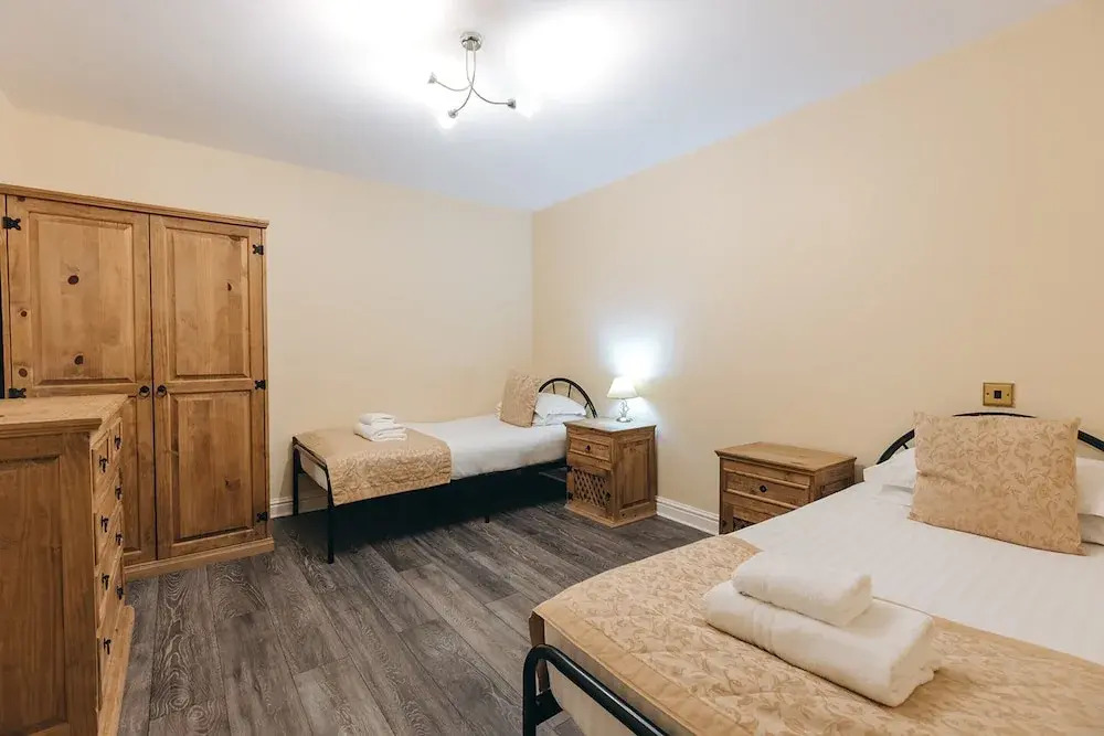2 Bedroom Cottage in Dorrington, No Deposit