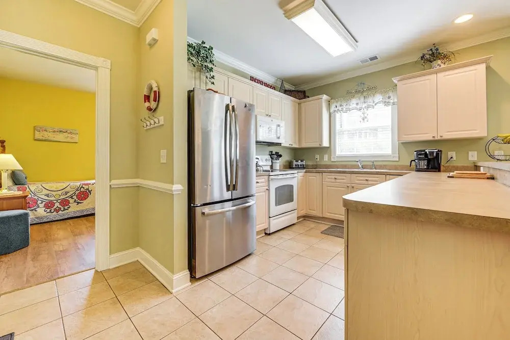 1st-floor Condo in Myrtle Beach ~ 2 Mi to Ocean!