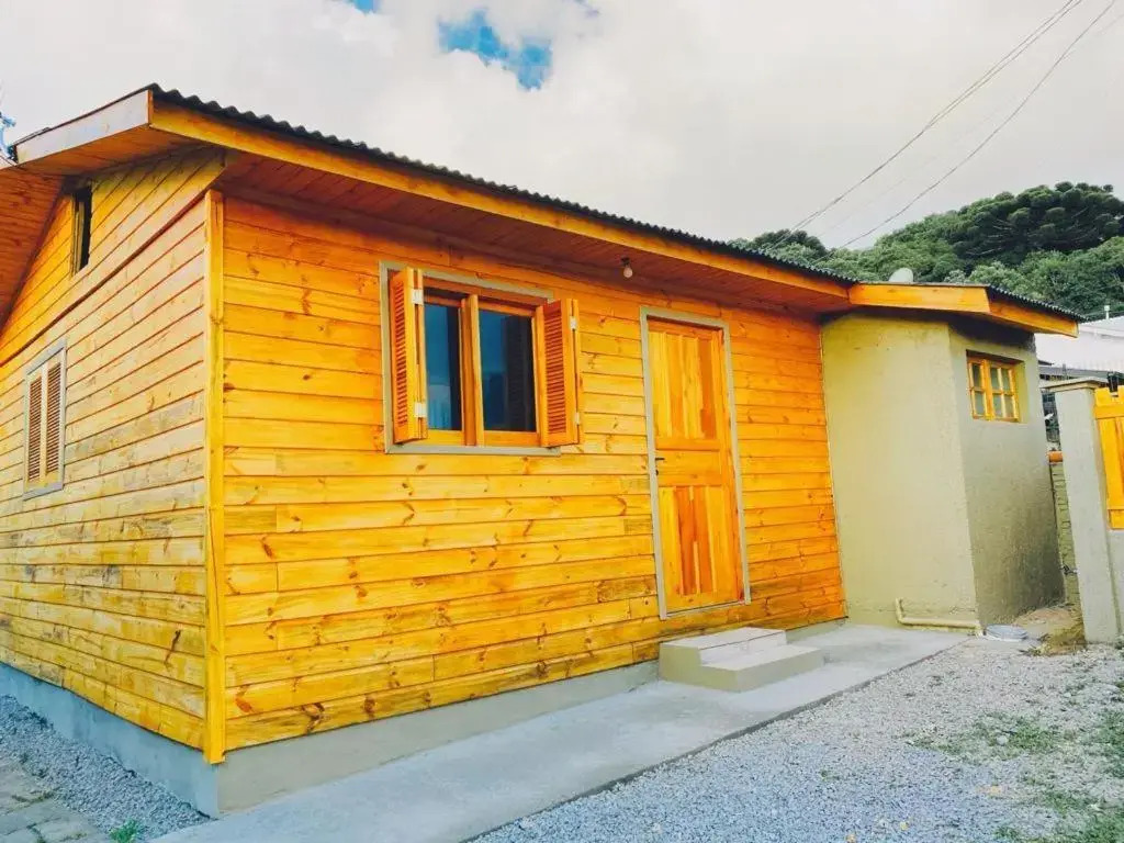 Casa a 600m da Igreja de Canela