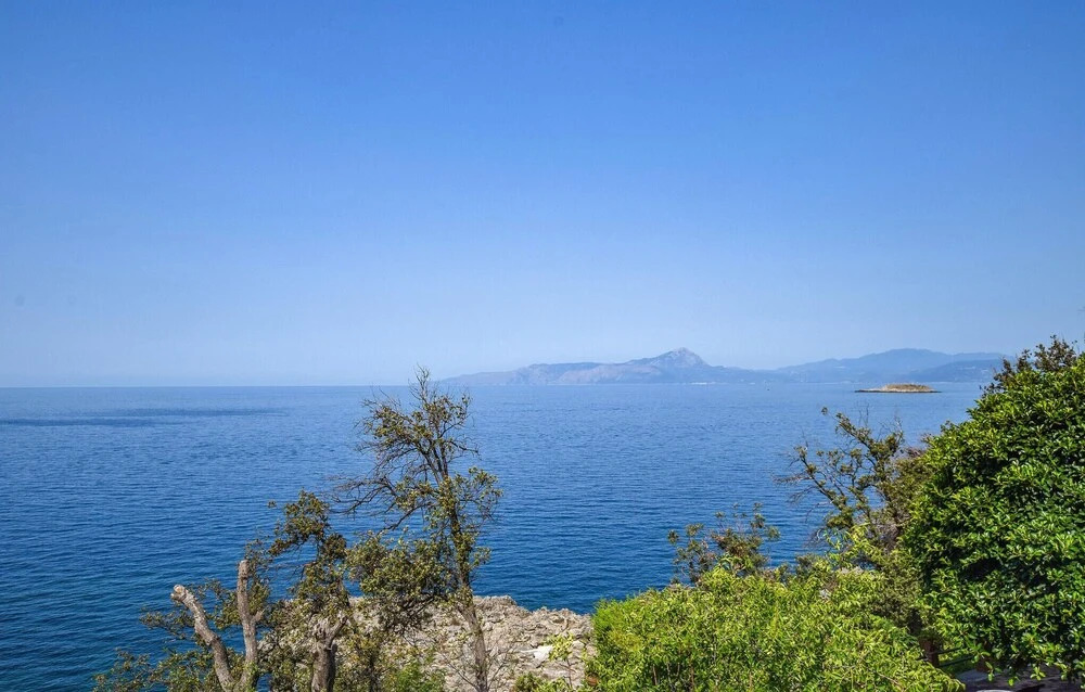Stunning Home in Zambrone With Wifi and 2 Bedrooms
