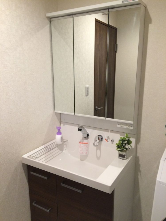 Kasai Guest House, 4min to Kasai Sta, Direct buses to Airport & Disney