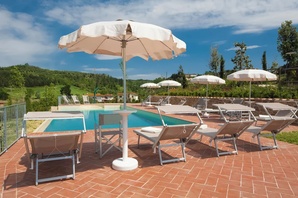Luxury Villa in Tuscany with Pool near Pisa and Florence - Eight Bedrooms 14 pl