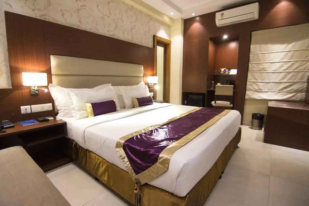 Aura hotel