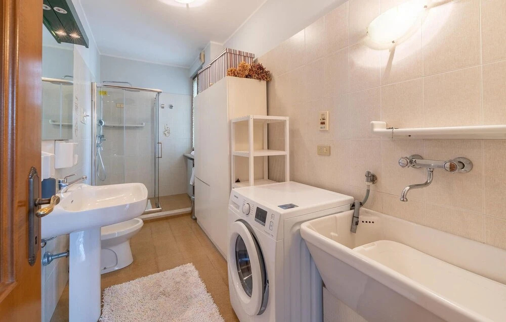 Awesome Home in Desenzano del Garda With Wifi and 3 Bedrooms