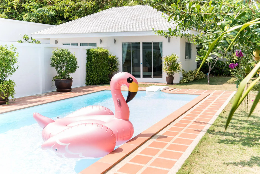 BaanPromphun Pool Villa by BV