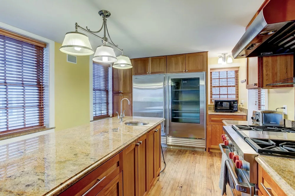 Luxurious Historic Home 1 Block From Inner Harbor