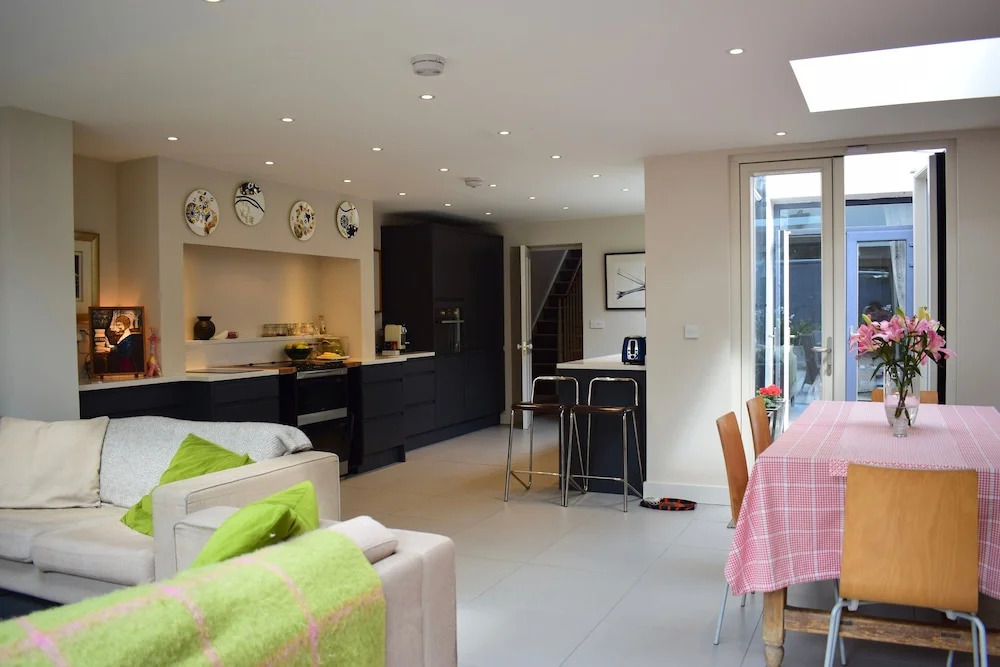2 Bedroom Townhouse In Dublin City Centre