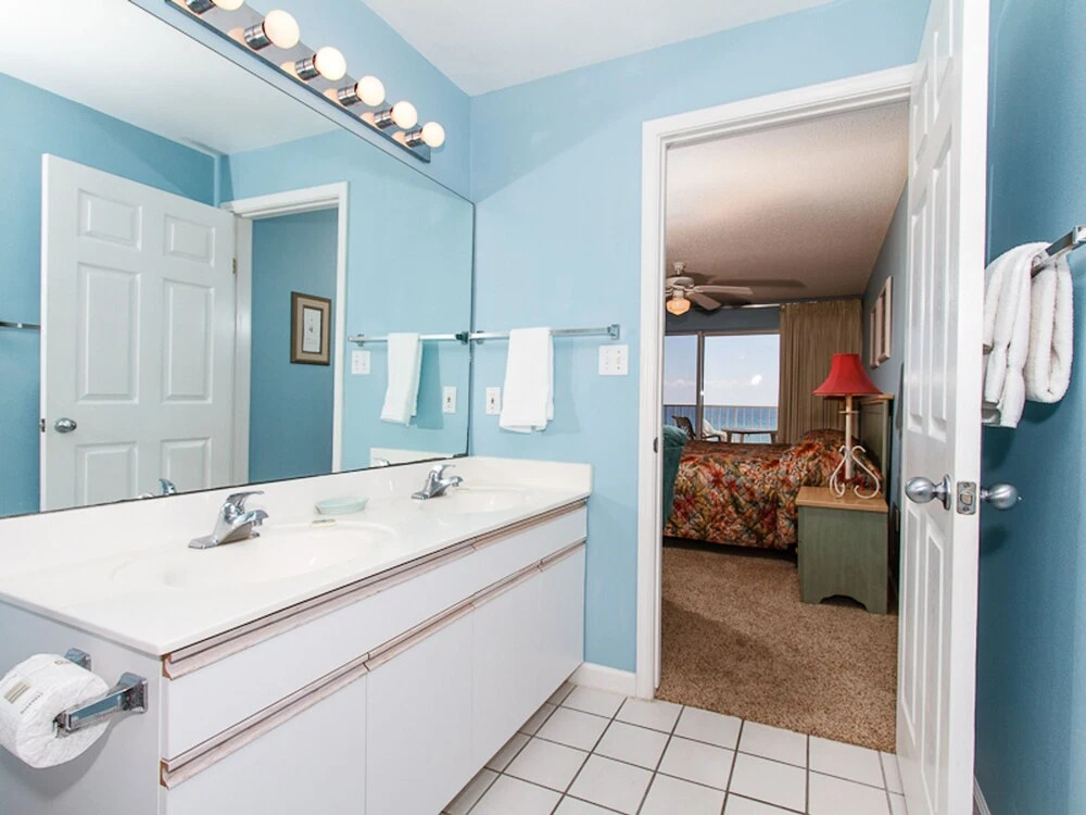 The Palms 401