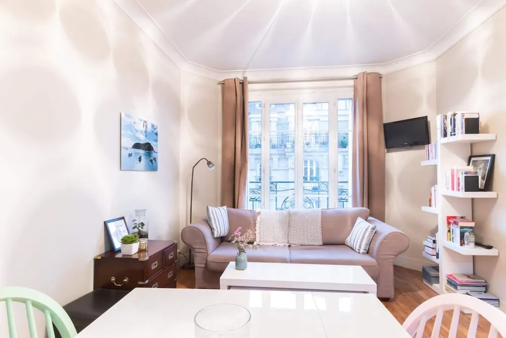 Nice Cozy Apartment on the Slopes of Montmartre