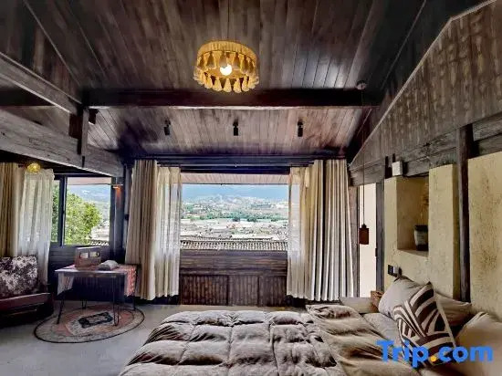 Shaxi Thirty-Three Mountain View Homestay